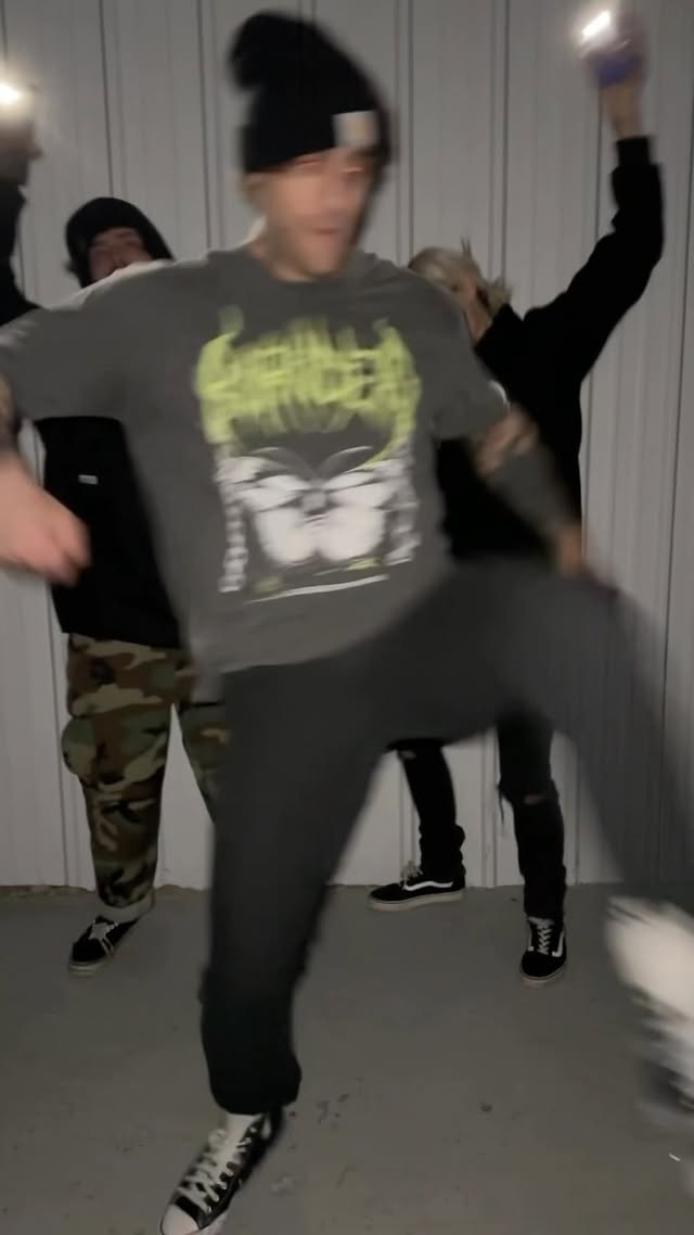 Alt kids always ruin everything.🙄..#mosh #moshing #metalcore #metalcoreband #metalcoremusic #moshpit #moshpits #icespice #breakdowns by @borndeadclothing