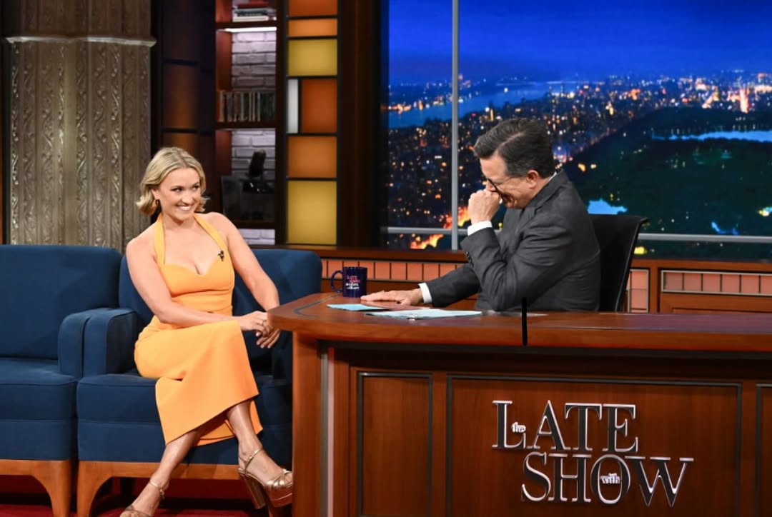wow my first late night!! thanks for having me @colbertlateshow sorry for having a full allergy attack ten minutes before my segment and looking like I was sobbing the whole time (from joy). Been a while since I lived in New York and my body is still rejecting that good east coast pollen!! Catch the season one finale of @georgieandmandycbs on CBS tomorrow night! YAHOO! 🥹🥰♥️ by @emilyosment