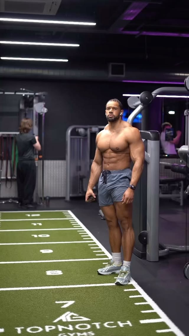 Have you achieved these goals yet?#weightlifting #bench #squat #deadlift #challenge #fitnessgoals #gymgoals #fitspo #bodybuilding by @arranaro