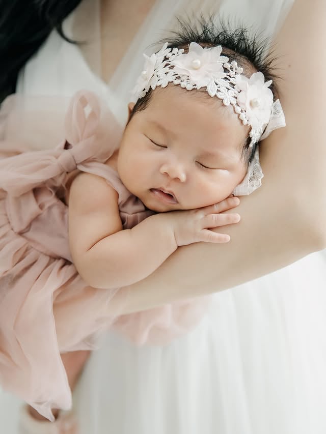 One month of pure love with our little princess. 💕Captured by : @cocofamily_id #newborn #baby #onemonth #lorrenabelle #photoshoot #fyp #fypシ by @yuyusoeteja