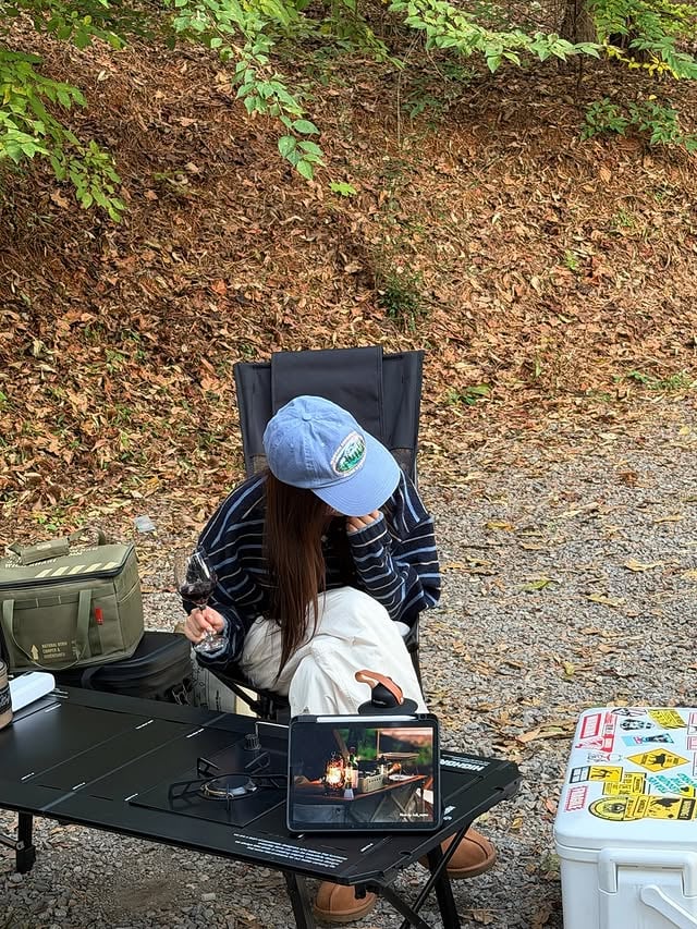 나 이제 자유야 캠핑 갈 사람 구함🍁유튜브 편집 하면서 남은 사진 올리기유튜브에 캠핑영상 올라갔어요❤️보면 알겠지만… 진짜 힘들었다…📍여울지숲속캠핑장#캠핑 #camping #캠핑장추천 by @jjh_0306