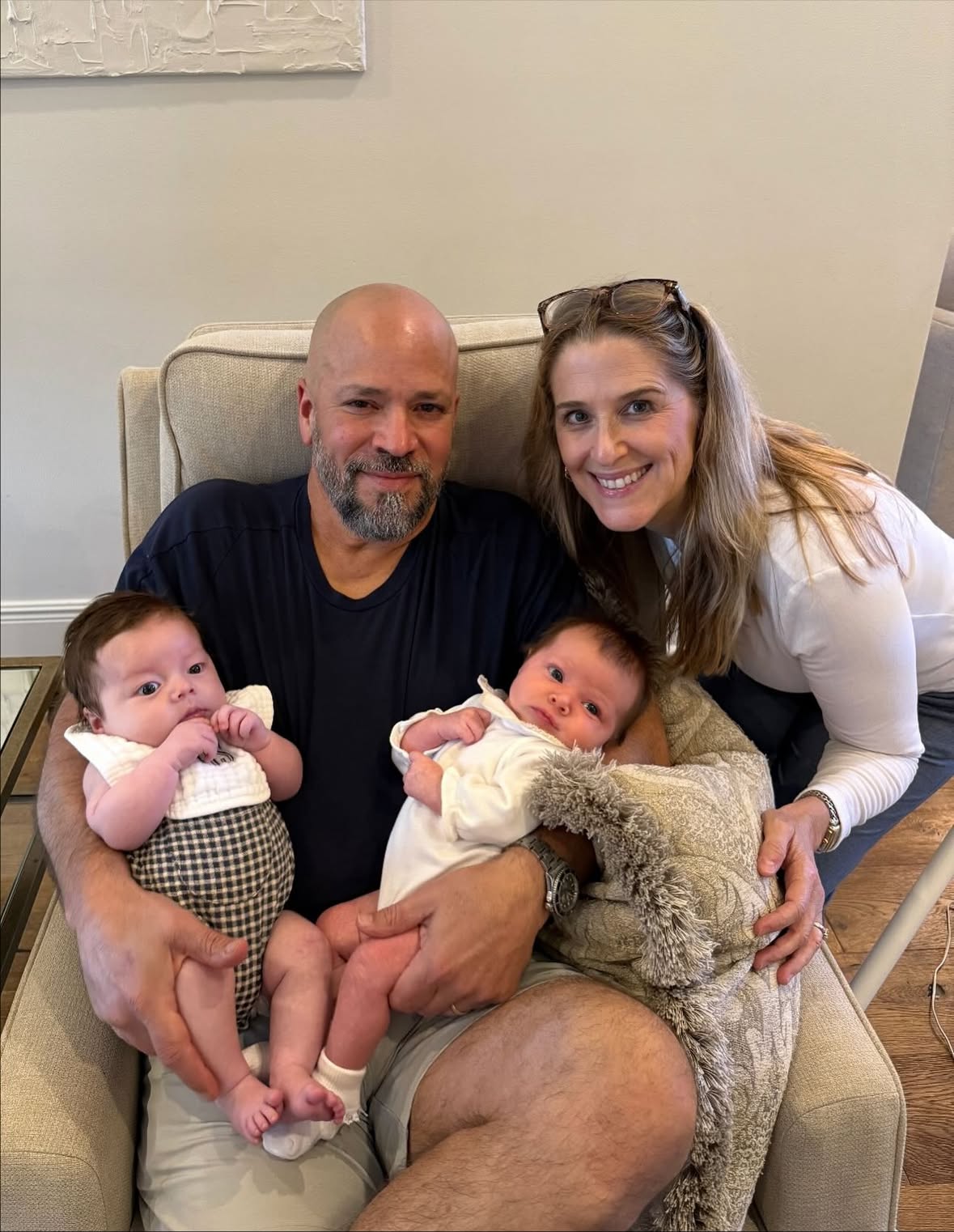 Chaos never looked so sweet! Heart is so full and last picture clearly shows how we all feel today 🤣👶🏻❤️🙏🏻
#makingmemories