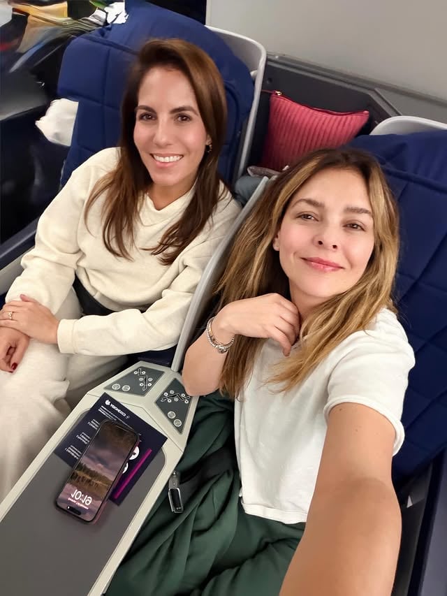Esta es la cara de felicidad de dos mamás emocionadas por encontrarse con sus hijos .Les tengo que confesar que no ha sido nada fácil el estar lejos de mi hijo , alguna mamá en mi situación? Necesito consejos para mi corazón y depresión