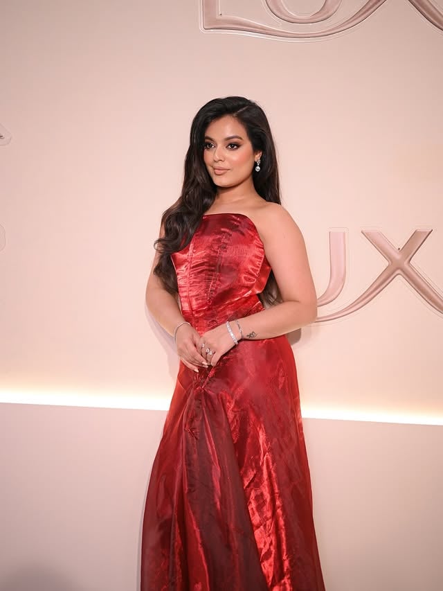 from dreaming it to living it 💘thank you @luxstylepk for the nomination, my beautiful fam & friends, and each and every one of you who choose to support me every single day- couldn’t have been here without you all! baby zainab could’ve only dreamed of this! 🥹custom outfit hand stitched in 3 days styled and created by none other than the one and only @parishae.adnan @amiradnanofficial 🤍 glam team all hands on deck @nabila_salon @yashirtariq_ ahmed hair stylist star power jewels @allurebymht the best ever photos by team @daniyalnaqvie by @zainabrj