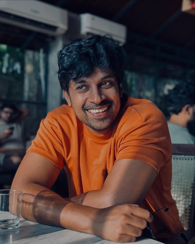 Birthday toast by the coast.“Thank you for coming to my birthday party!”Thank you @lakeshoreretreatsvarkala @backpack__storiess ❤️ by @arjunradhakrishnan