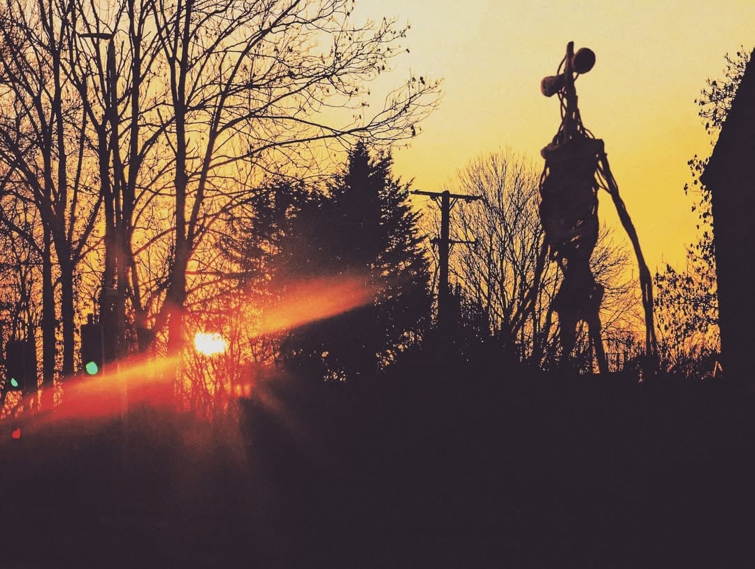 On September 22nd, 1974, an anomolous noise (A tone or broadcast, according to witnesses) interrupted all communication between the town of Crewdson, Indiana and the outside world.Anyone venturing past town limits suddenly became aware of the ear-splitting noise, which caused nosebleeds and incapacitating migraines in anyone who heard it. This tone lasted for three days before being abruptly cut off.Those who heard it later claimed that "the signal got inside their heads" and "spoke words to them", provoking hallucinations of towering figures walking through Crewdson.To this day, this "tone" has never been explained. Thanks to @neon.rott for the photographic evidence. by @trevorhenderson