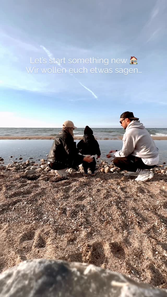 … wir ziehen um! 🏡🤍In wenigen Wochen verlassen wir den hohen Norden, das Haus an der Ostsee & ziehen in ein wunderschönes Haus in der Nähe von Köln. Es heißt für uns also: Kisten packen, ausmisten & sich auf alles freuen was kommt! Die nächsten Wochen nehmen wir euch gerne mit… by @laurapapendick
