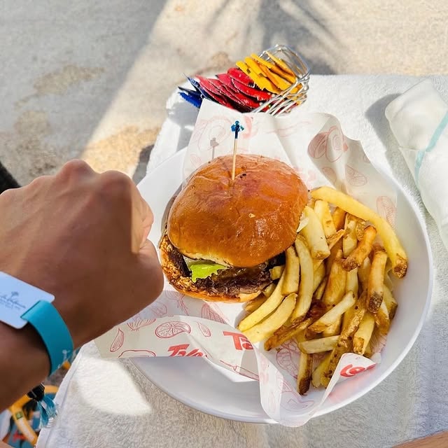 Yummy 🍔 by @soji_sub