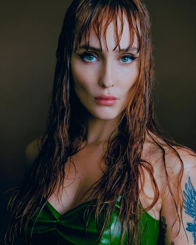 Postei e sai correndo🔥Foto @jrfranch Beleza @fernandissimo Styling @alessandrolazaro Look @studioelliaskaleb #love #model #style #mood #fashion #beauty by @paolladimonica