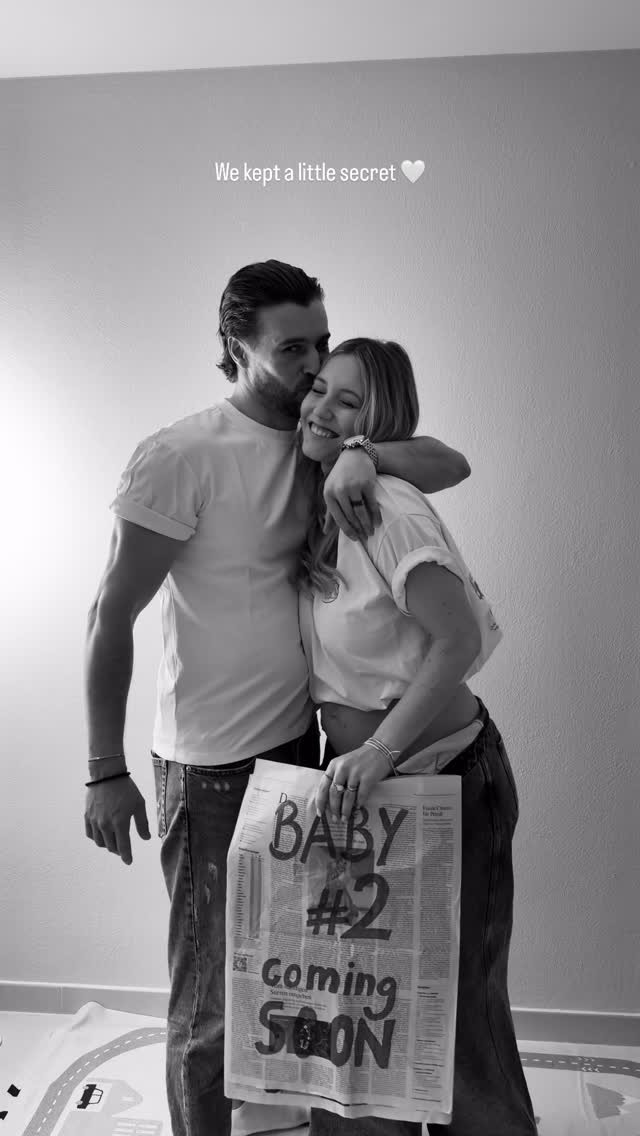 We kept a little secret 🤍🐣 by @laurapapendick