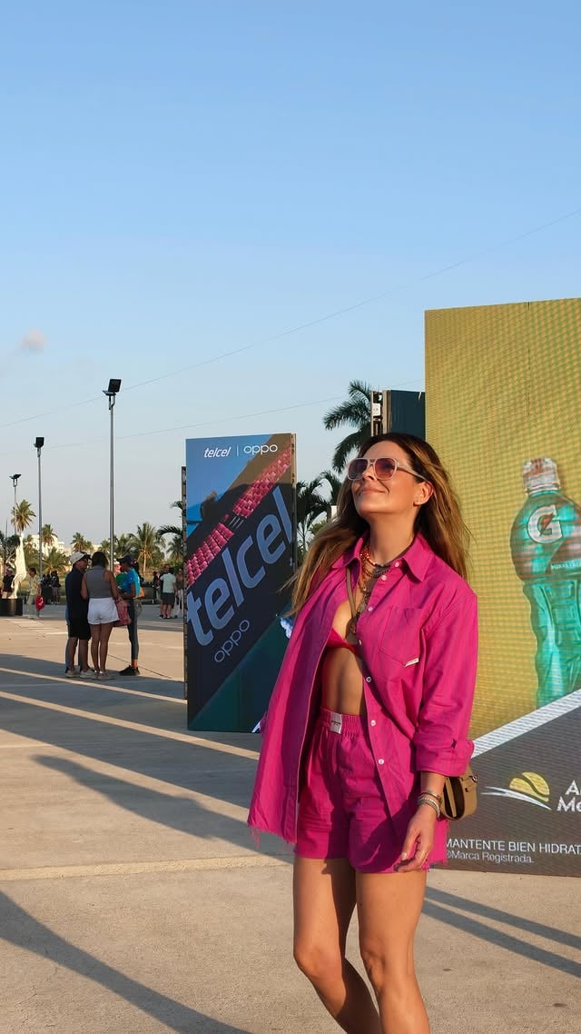 Qué bonito se siente regresar a Acapulco 🎾Gracias a @telcel y @oppomexico por la invitación al Abierto Mexicano de Tenis. Disfruté cada momento: la emoción de cada partido y la energía del lugar. A veces no se trata solo del evento… sino de cómo lo vives.💙#AbiertoAcapulco #Telcel #OPPO