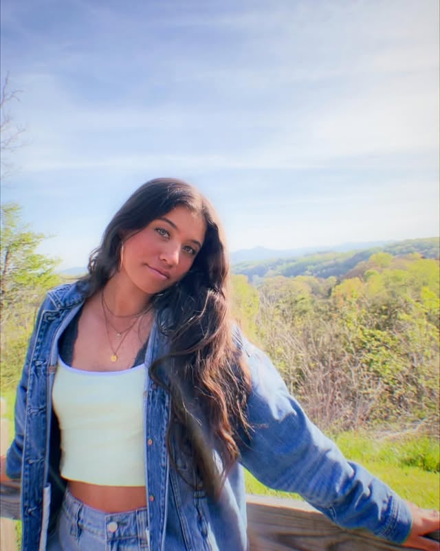 last week in avledit: i was not aware how bad my golf tan is in this, don’t look at it
