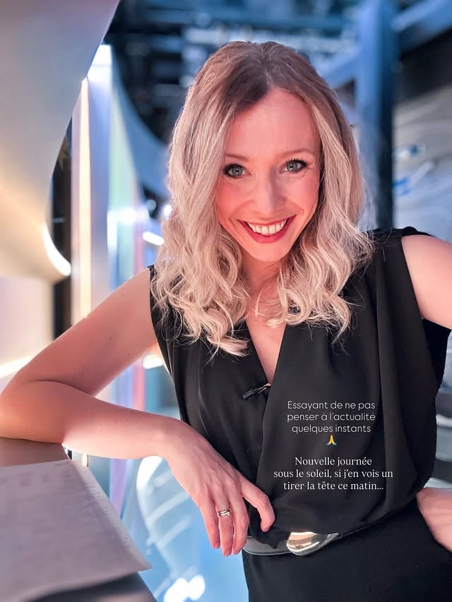 Mesurer sa chance 🖤 Prendre quelques minutes, respirer et savourer les simples petits bonheurs 🖤 Bon vendredi ☀️Ensemble ce matin sur @lciofficiel #friday #fridaymotivation #fridaystyle #blackstyle #smile