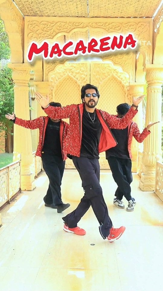 And here comes our Macarena🕺🕺🕺❤️❤️❤️ Boys : @nallavanda_ @surendar_ua Videography 📹: @i.hare_shCostume : @evaz_royal_vdancecrew Location : @elementsoneastcoast #macarena #prabhudeva #arrahman #trendingreels #dancevideos by @actormunna_official