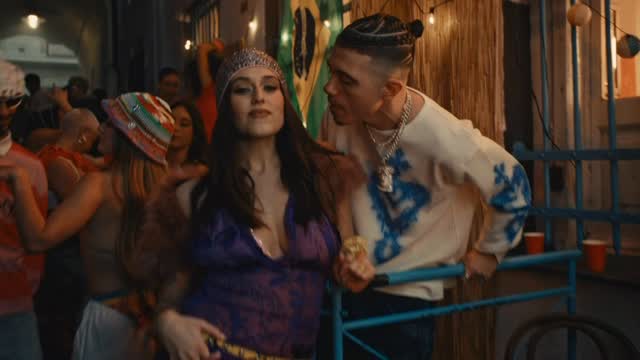 TROPICALIA con Gaia Il video fuori ora.. 🍿 by @sktartist