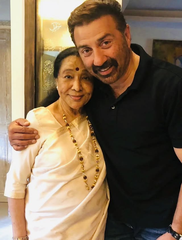 Asha ji aur unki aawaz hamesha hamare saath rahengi Om Shanti 🙏🙏 by @iamsunnydeol