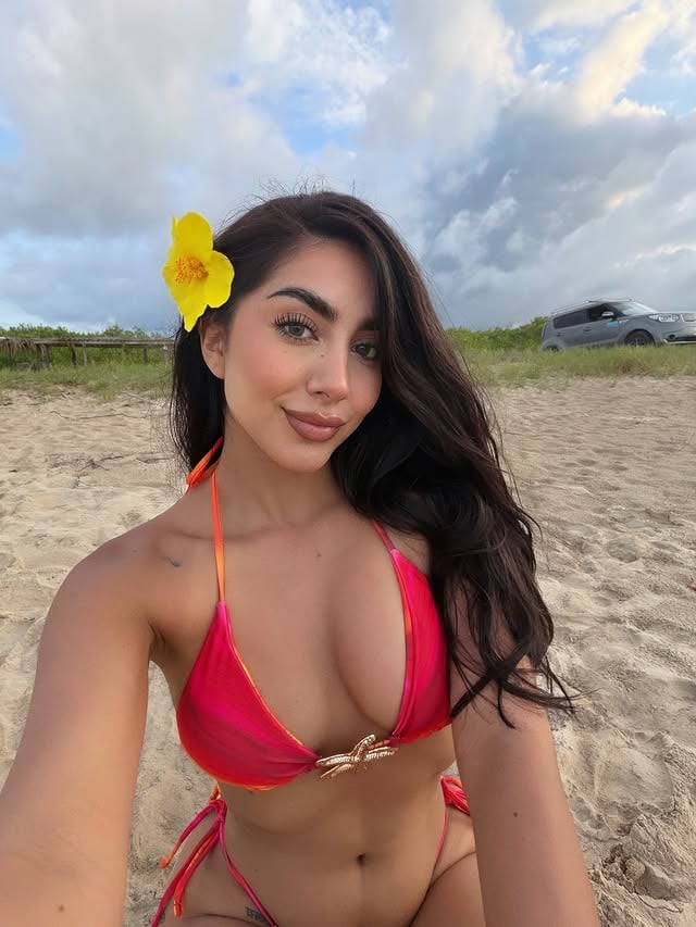 🌺🌋🌊🧜‍♀️✨ by @_auzi_