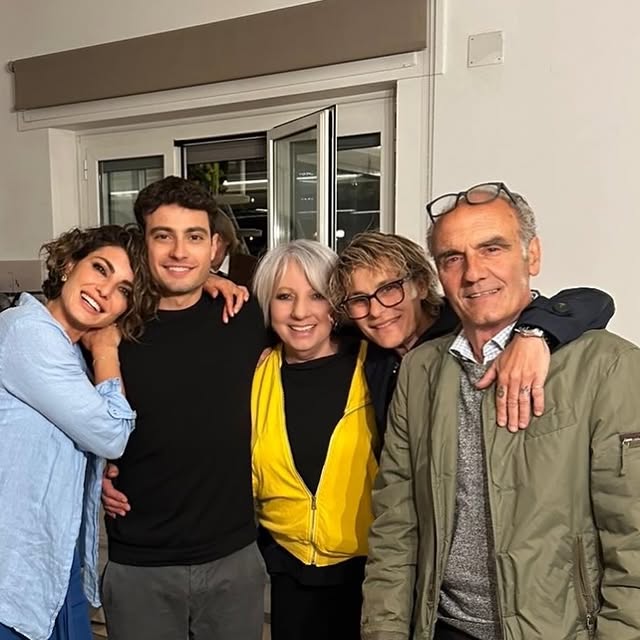 Family ❤️#famiglia #amore @edoardo_trappetti @astatogni @loredanacamilli @sandrotogni47 by @samantatogni