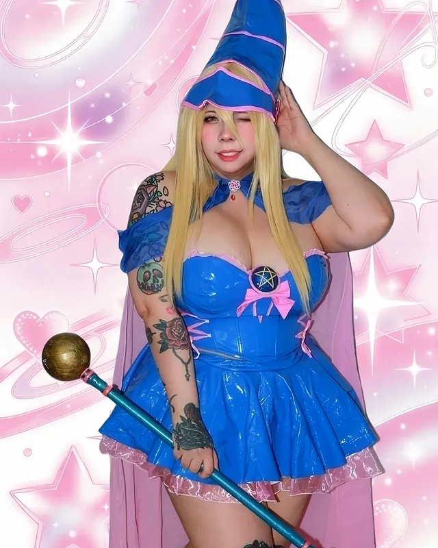 hmmm what do you wanna see from me next? :3c💖 #darkmagiciangirlcosplay #yugioh #cosplayer by @hana.mei404