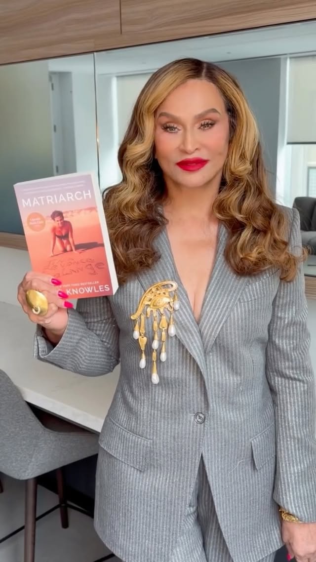 Today is the day that my paperback version of my memoir, Matriarch. Yes, it came out TODAY! It has a new cover, new chapters and I’m catching you guys up on everything that has happened since the book came out. Including new never before seen photos. Hope you will pick it up and enjoy.❤️❤️❤️ Make up: @kole_mua Suit: @tomford Brooch: @schiaparelli by @mstinaknowles