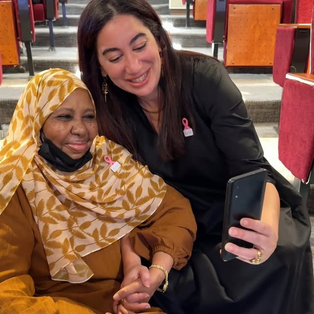 شكر موصول للفنانة الجميلة الراقية فدوى عابد للمشاركة في حدث بطولة أم ، بالتعاون مع مستشفى بهية ومبادرة السكر بره ، يوم مليان طاقة أمل وحضن دافئ بيطبطب على كل أم وست مصرية يتواجه السكر والكانسر مع بعض .. التكريم في اليوم ده بيقول انك انتي البطلة الحقيقية يا بهية ، انتي مش لوحدك احنا كلنا معاكي وخلي السكر دايما بره. #بطلات_بهية #بطولة_أم #السكر_بره #فدوى عابد ... by @fodiamelodia