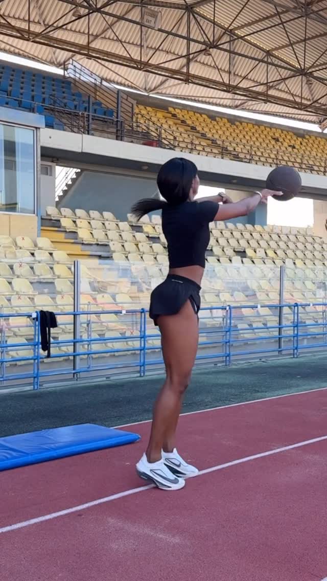 Luck is preparation meeting opportunity 💪🏽😏Fighting for my life in this med ball circuit while coach lives his best life 😆🕺