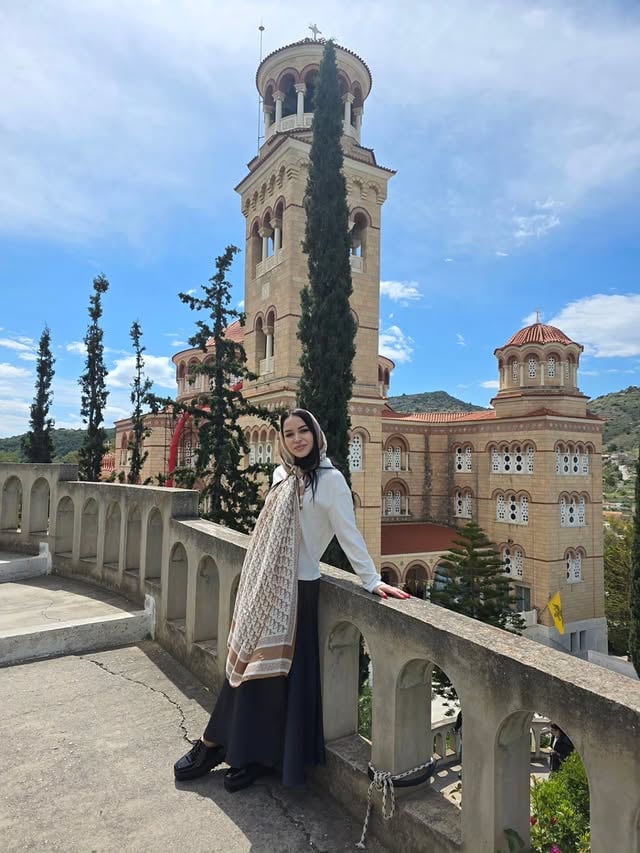 Sanjala sam da sam ovde i dosla da se poklonim Svetom Nektariju Eginskom🤍 by @aleksandra_mladenovic_
