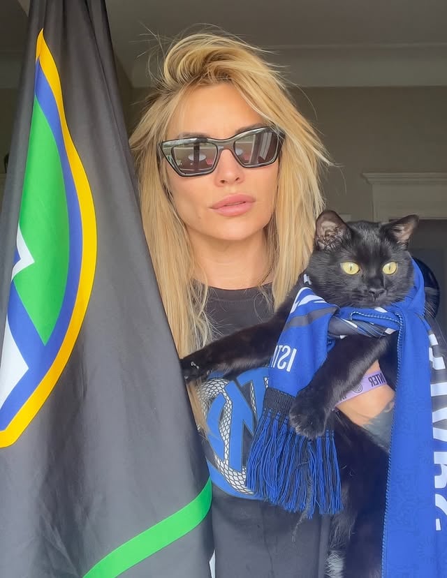 Quando ti svegli la mattina e capisci che non era un sogno. #elenoire #casalegno #choosethebestfucktherest #amala #internazionale @inter by @elenoirec
