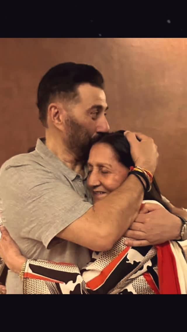Love you mama ❤️❤️❤️❤️❤️❤️❤️❤️❤️❤️❤️❤️#HappyMothersDay by @iamsunnydeol