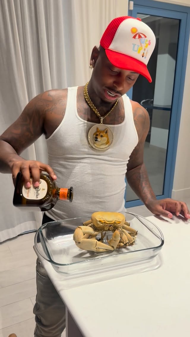 Catch and cook Turks and Caicos edition 🔥😂🦀 by @funnymike