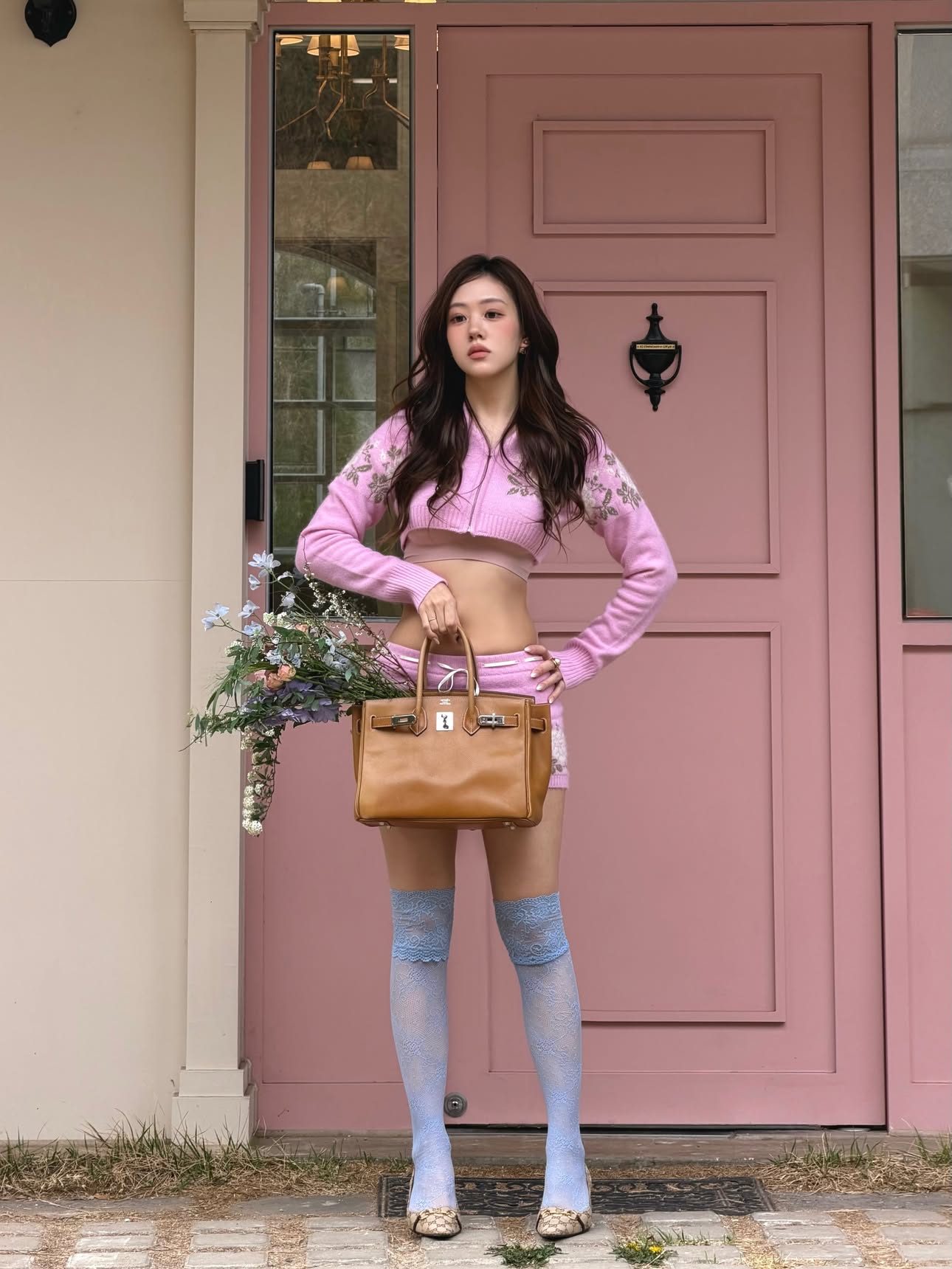 girls carry the strangest things in their bags by @paniikim