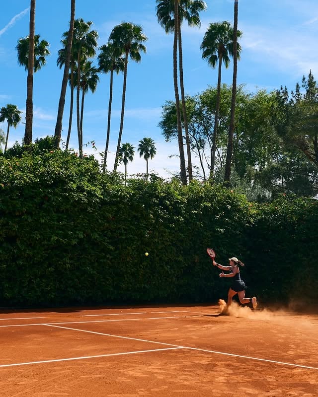 serving inspiration and locking in 🖤from hard-fought matches to every moment in between, @emma_navarro48 embodies the strength, focus, and confidence that define FP Movement. by @emma_navarro48
