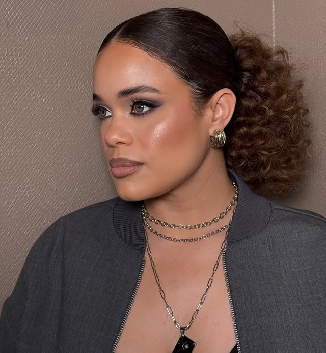 Glammed this gorgeous lad @louisalevy Y’all tuning in to @offcampusonprime tonight?! Details:Eyes: @makeupbymario Neutrals palette @inglot_cosmetics “77” black liner Skin: @glowbyauric Glow Lust @hourglasscosmetics Vanish Concealer@hudabeauty Banana Bread powder@danessa_myricks Contour Balm@diorbeauty backstage quad palette Lips: @makeupforever Total Taupe @danessamyricksbeauty “Bunny” and “Nude 5” mixedHair: @cheryltbergamyhair Styling: @oliver_vaughn@neuxartists by @louisalevy