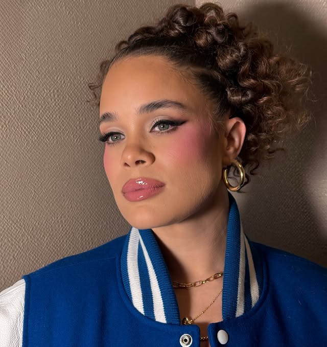Soft and flirty glam ✨💕@louisalevy for @offcampusonprime press Using @hudabeauty Baby Pink blush quad @maccosmetics “Boldly Bare” and “Candy Box” lippies by @louisalevy