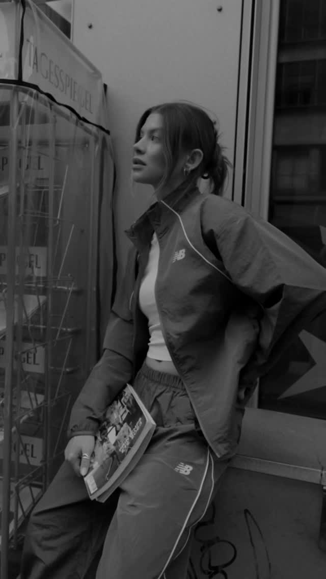 collecting moments that slowly change me #Newbalance #greydays 🤍 @newbalance @zalando //werbungVideo by @rommel.anna by @sophia_geiss