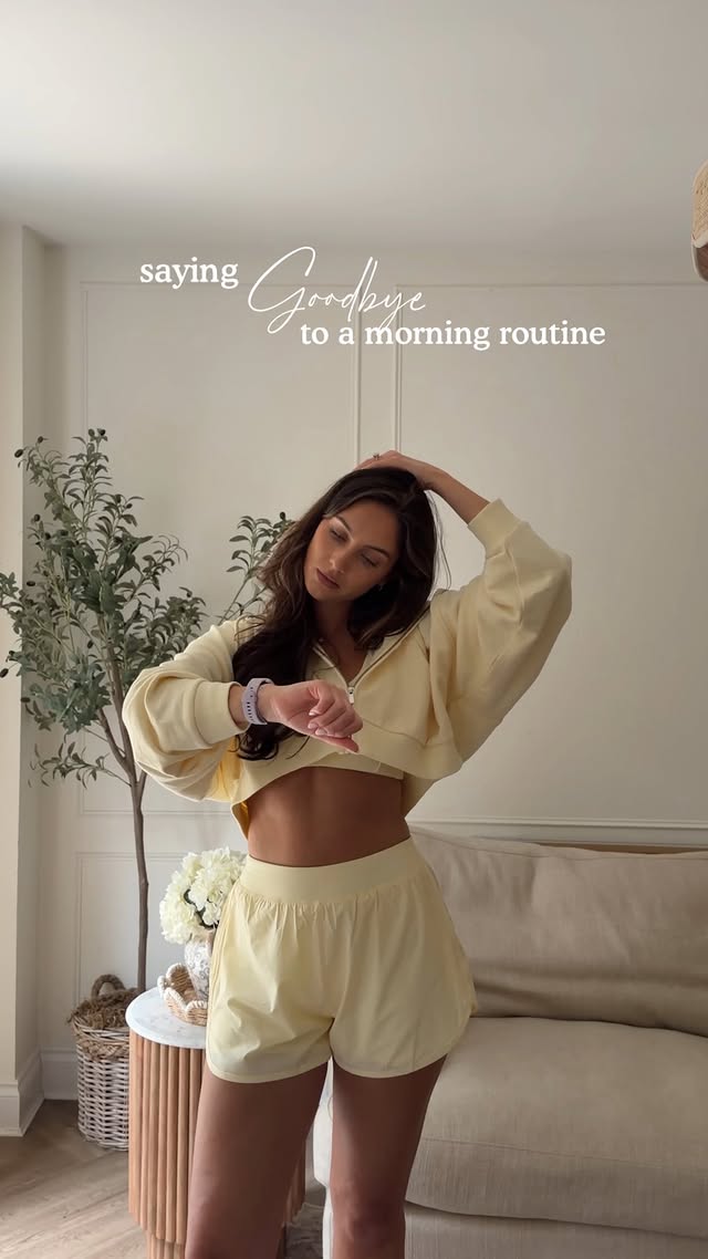 ad Saying goodbye to a morning routine and just trying to be more balanced in general because waking up at 5am isn’t for everyone.. with the help of the new #HUAWEIWATCHFit5 you can set movement goals, track your steps, track workouts or walks, pay using the watch if you want to commit to some screen free time + track your sleep @huaweimobileuk #SparkYourVibe by @sophiemoulds
