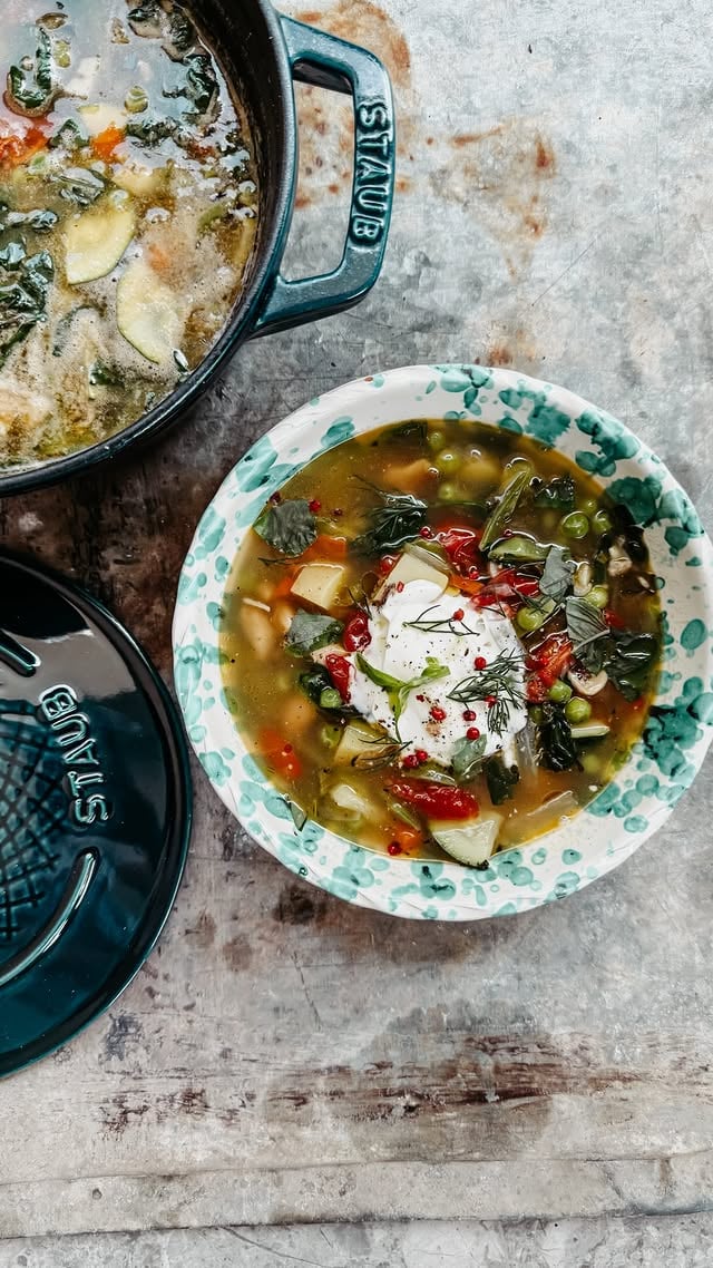Mediterrane Frühlingssuppe!!!!Genau richtig bei diesem wechselhaften Wetter. Diese Suppe ist voll von Gemüse und Kraft!!! by @_vroni_lutz_