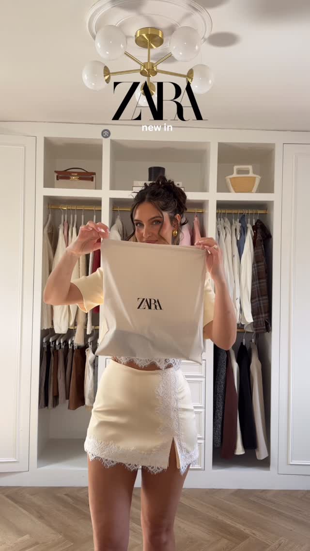 ZARA new in ✨🤍 I’m 5’10! Comment SHOP for the links loves x https://liketk.it/6dJpE by @sophiemoulds