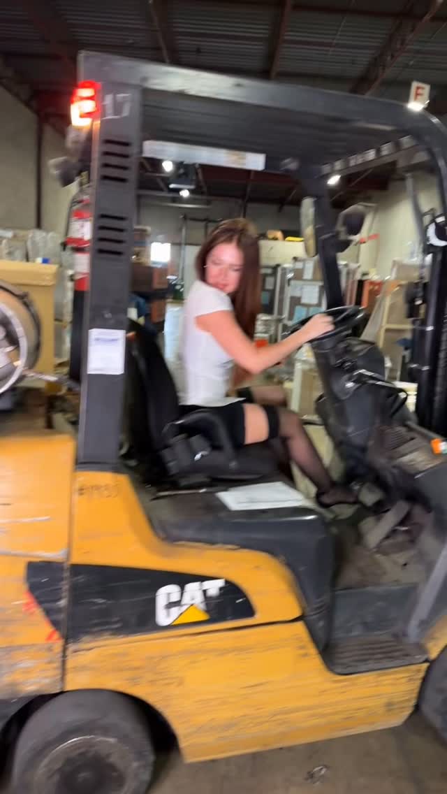 Any advice on what to do if ur forklift is stuck in this situation!? lol #forkliftcertified #forkliftoperator #warehousing #bosslady #bluecollar by @maryjanesdolly