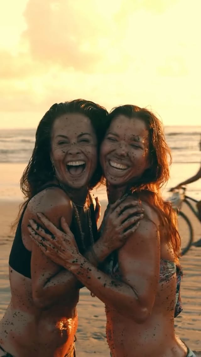 Some moments enter your life quietly and change your life forever…This is one of the most beautiful experiences we created during retreat time in Costa Rica. Also your information to find a way to join us February 2027. #brookeburkebody x @yogando.style Link in my bio to plan your greatest adventure by @brookeburke