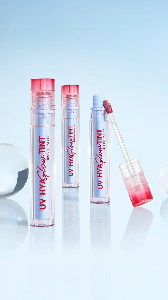 🩵 Glow that stays Shine that protects!ใหม่! 💄 MizuMi UV HYA GLOW TINT ลิปทินท์กันแดด ☀️ SPF50+ PA++++ ปกป้องริมฝีปากคล้ำ จากรังสี UVผสานเทคโนโลยีสุดจึ้ง! ULTRA - FIX, EXTRA SHINE 🪄 เสกปากฉ่ำโกลว์ เหมือนคริสตัล พร้อมล็อกสีชัด สเตนติดทนทั้งวัน 💋✨8 TIMELESS MUTED SHADES❤️✨ เสิร์ฟ 8 เฉดไม่ซ้ำ สามารถหยิบใช้ได้ทุกวัน!💎 01 LILAC ALLURE💎 02 PINK ENCHANT💎 03 MAUVE ILLUSION💎 04 PLUM MYSTIC💎 05 ROSE DELUSION💎 06 CORAL DREAM 💎 07 TOFFEE HAZE💎 08 RED REVERIE🛒 ชอปได้แล้วทุกช่องทางออนไลน์ และร้านค้าชั้นนำทั่วประเทศ #MizuMi #MizuMiLove #MizuMiUVHyaGlowTint #ลิปทินท์กันแดดมิซึมิ by @mizumi_official