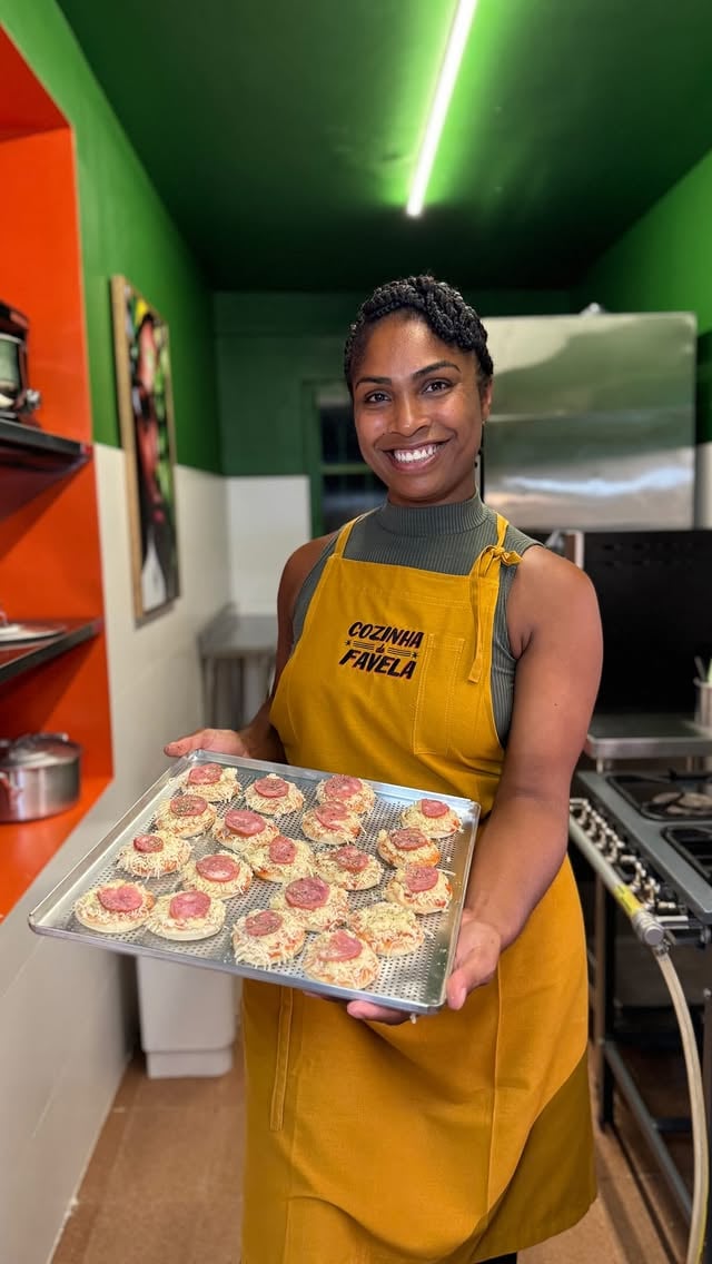 Arianna Marçal, nossa passista e empreendedora, mostra que seus dons na cozinha também podem levar sua trajetória ainda mais longe.É amanhã, às 19h, que você vai conhecer mais um capítulo dessa caminhada com a OPÉ. by @gresuportodapedra
