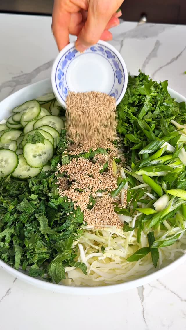 This Green Goddess Salad is crunchy, refreshing, and packed with ingredients that support digestion and gut health.Comment GREEN and I’ll send you the recipe!LoveEva#GreenGoddessSalad #HealthySalad #FiberRich #GutHealth #PlantBasedRecipes by @splashofgoodness