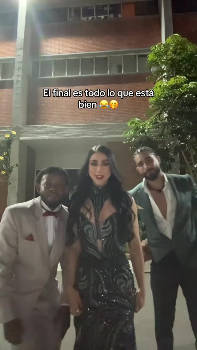Los prohibidos de @carlagiraldo 🫣😂❤️‍🔥 Pd: mis muchachos hicieron lo que pudieron con ese baile 🫢 by @maikersmith