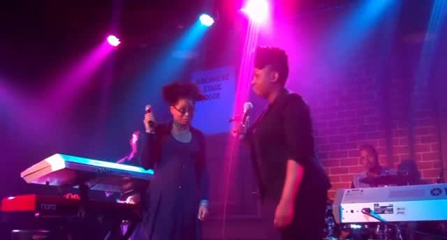 This is so amazing !!! They are killing it singing a duet of “summertime” ❤️❤️❤️❤️ the most talented @ledisi and her mentor Rachelle Ferel Beyonce loved her some Rachelle Ferrel as a very young girl is listening to her songs over and over. 🔥❤️