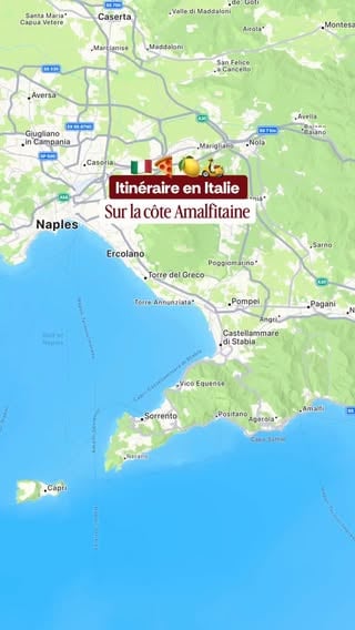 Envoie cet itinéraire à la personne avec qui tu aimerais partir ! 🤌🏻🇮🇹🛵Cet itinéraire sur la côte Amalfitaine au départ de Naples est juste parfait, facilement accessible en train, en avion ou en voiture 🚂L’ITINÉRAIRE 👇🏻▪️ JOUR 1Positano : un village coloré magnifique. Plusieurs points de vue permettent de l’observer, ne manque pas de descendre sur la plage et te perdre dans ses ruelles. La rue à ne pas louper : Via Cristoforo ColomboFjord de Furore : oui, il y a un fjord ici ! Avec sa plage, l’endroit est idéale pour se baigner ▪️ JOUR 2 Amalfi : une plage pour se reposer, une rue commerçante pour kiffer un sorbet au citron en terrasse, des ruelles pour se perdre et une cathédrale magnifique : il y a de quoi passer une demi journée ici ! Tu peux aussi prendre un ferry pour Capri depuis AmalfiAtrani : plus petit que les autres villages, profite de la plage et des ruelles commerçantes moins bondées !Ravello : sur les hauteurs au dessus de Amalfi, on a trouvé ce village perché plus intimiste avec sa fameuse vue sur la côte et sa place du village qui invite à y passer toute une soirée en terrasse ▪️ JOUR 3 Pompéi : la visite de Pompéi est un incontournable. Le site est vraiment super bien conservé, c’est impressionnant ! Une demie journée ici est nécessaire (minimum)▪️ JOUR 4Santa Maria del Castello : un village, à partir duquel on a un joli point de vue sur Positano. Il faudra marcher 5 minutes entre les herbes et les rochers pour l’atteindre. Monte Faito : un village à 1130m d’altitude, qui donne accès à un beau panorama à 180° sur la baie de Naples et le VésuveSorrente : cette ville est la capitale du Limencello ! Et en plus de ça, ses petites ruelles regorgent de boutiques, bars et restaurants. Bonus : Bagni Regina Giovanna, à côté de Sorrente 👉🏻 des ruines romaines et une plage dans un trou dans la falaise. Parfait pour une baignade !🇮🇹 L’itinéraire est parfait pour 4 jours, mais tu peux rester plus longtemps sans problème. Perso, on l’a fait en Vespa et c’était incroyable. On t’explique tout dans nos stories à la Une !C’est le genre de voyage qui te fait rêver ? 🇮🇹🛵#italie #italy #vespa #amalficoast by @frenchwanderers