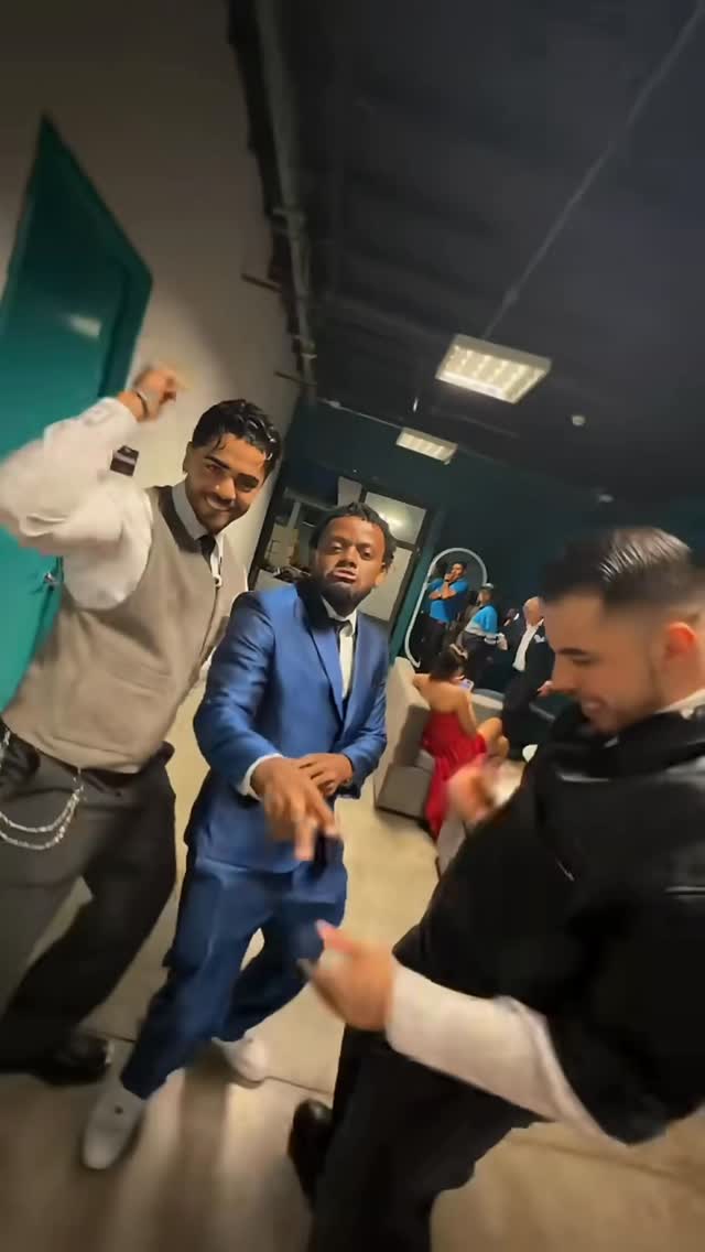 Con los maniáticos 🤪 by @maikersmith