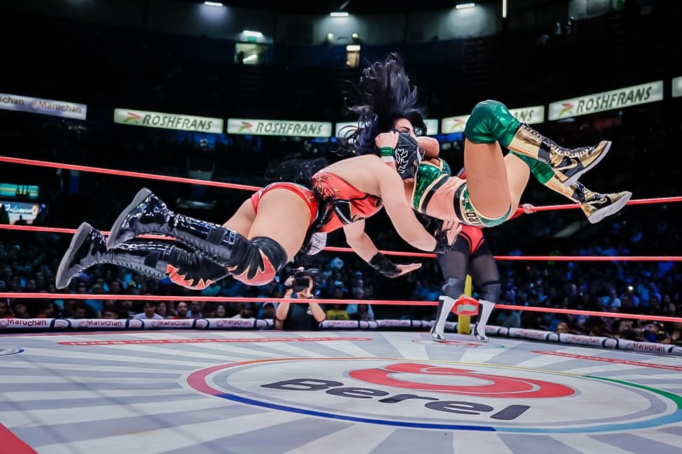 Skadi y Tessa Blanchard se llevaron el triunfo ante la dupla ruda conformada por Sanely y Olympia en una noche donde la combinación entre ambas técnicas funcionó a la perfección.#ViernesEspectacularCMLL 📺 https://www.youtube.com/live/jUCytouIt5U 📸 @elfotografodelasluchas #CMLL #LuchaLibre by @tessa_blanchard