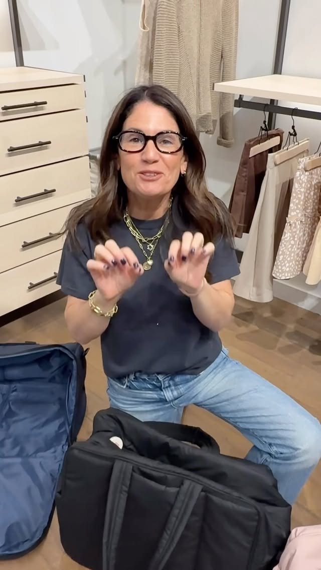Duffle bags are a great grad gift but there are some that are specifically more efficient. These are my favorites! Comment Link !! by @organizedetroit