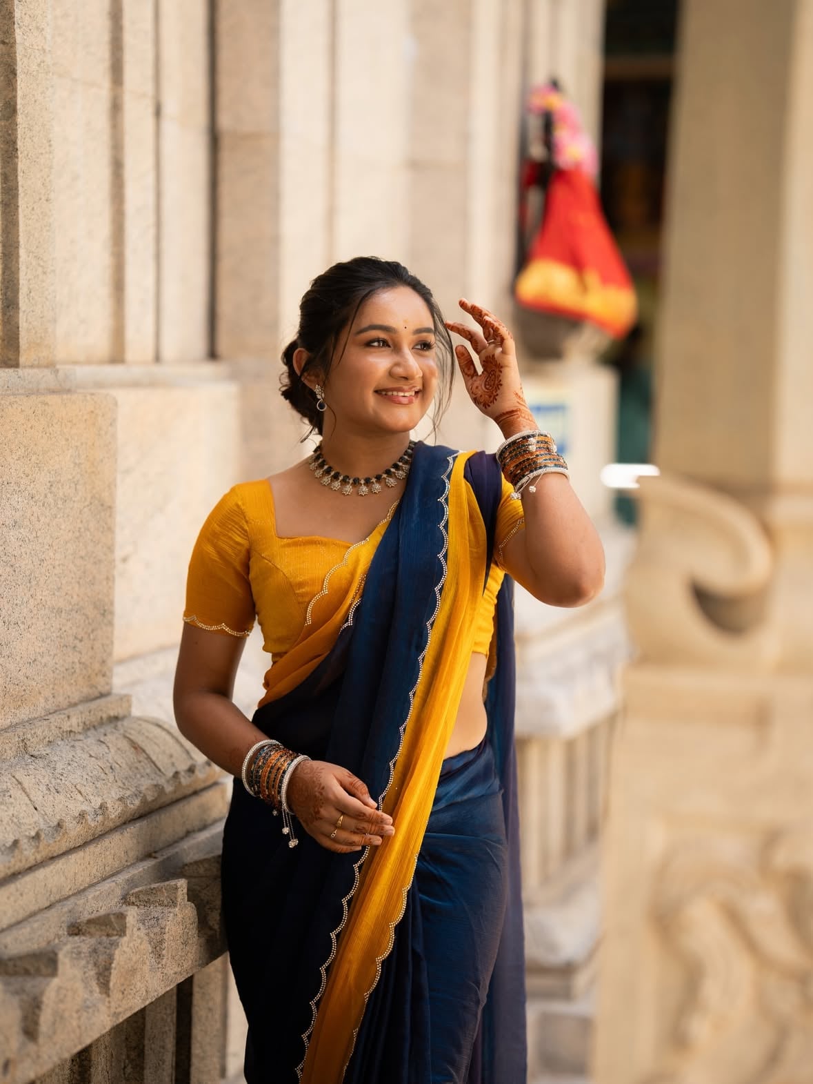 என்னை திரியாக்கி உன்னில் விளக்கேற்றி
எந்நாளும் காத்திருப்பேன்🫠🤌

#rd #saree #raveenadaha #photoshoot